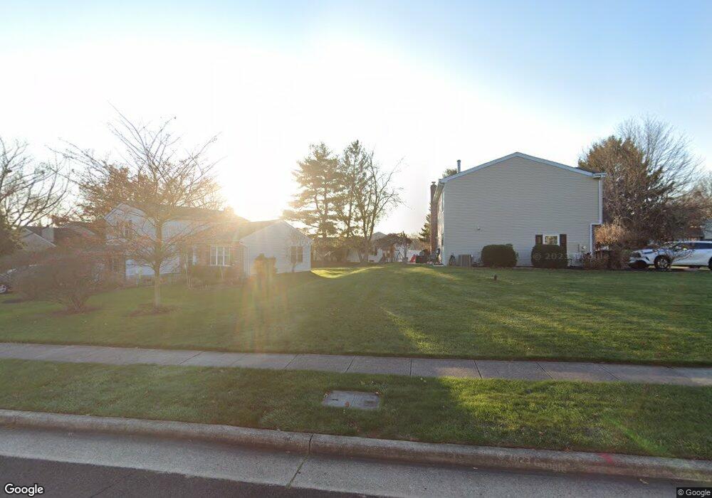 33 Willow Ct, Newtown, PA 18940 - photo 1