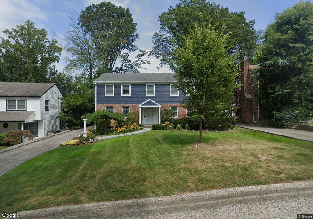 99 Summit Rd, Port Washington, NY 11050 - photo 1