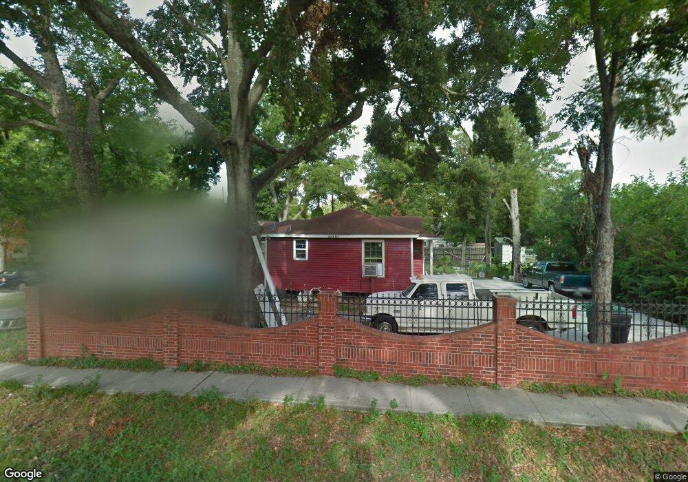 10243 Silvercrest St, Houston, TX 77076 - photo 1