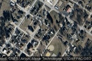 609 1/2 Larrabee St, Clermont, IA 52135