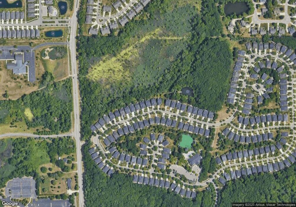 4022 Hillsdale Dr, Auburn Hills, MI 48326 - photo 1