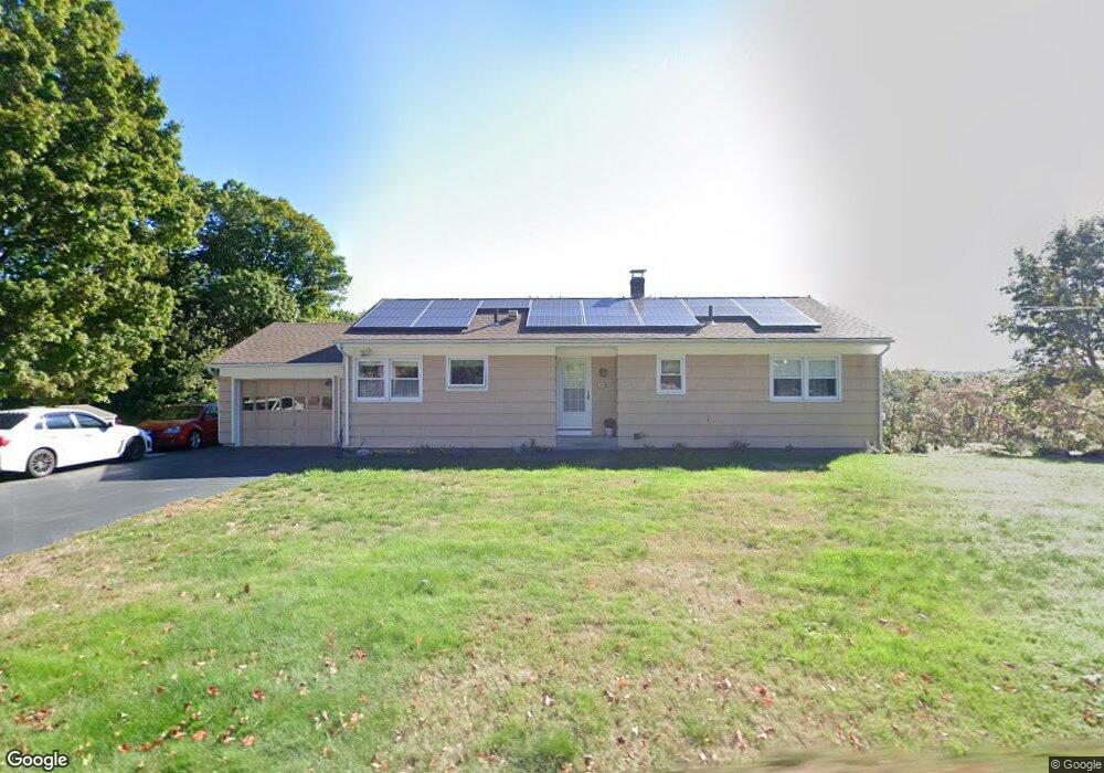 546 Rollstone Rd, Fitchburg, MA 01420 - photo 1