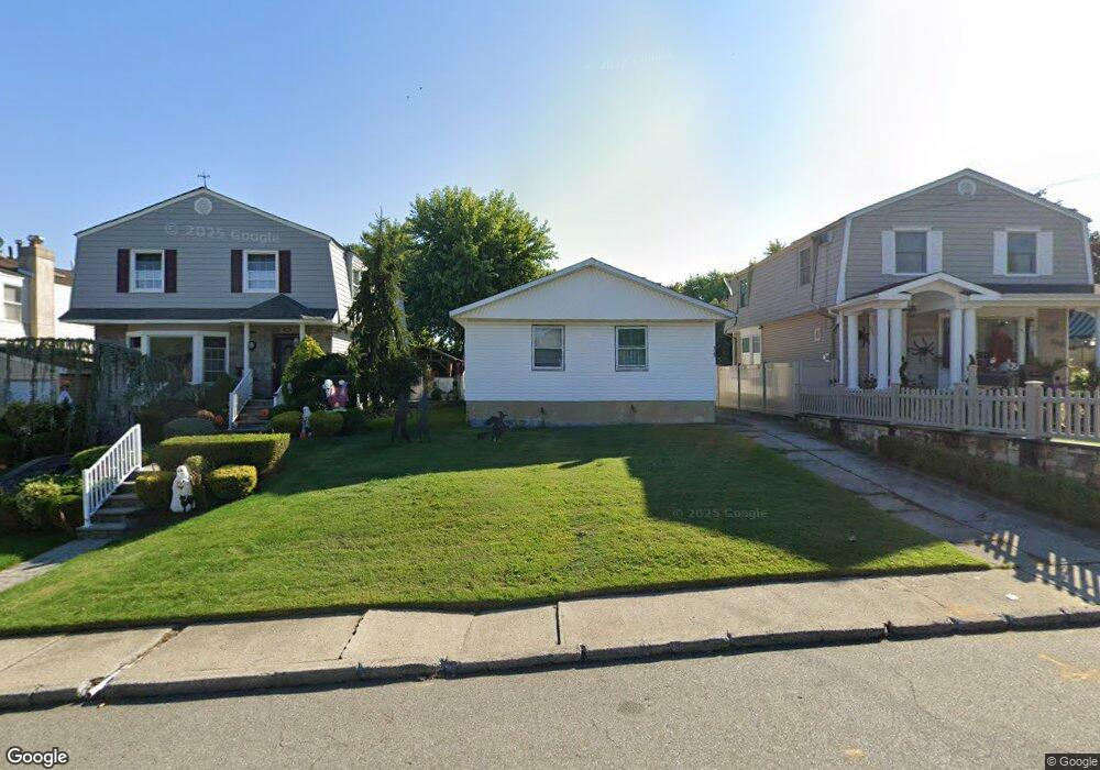 525 Maguire Ave, Staten Island, NY 10309 - photo 1