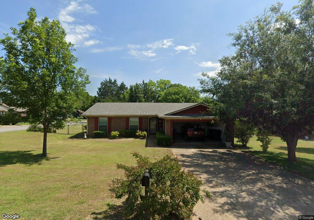 2800 Hyde Park Cir, Denison, TX 75020 - photo 1