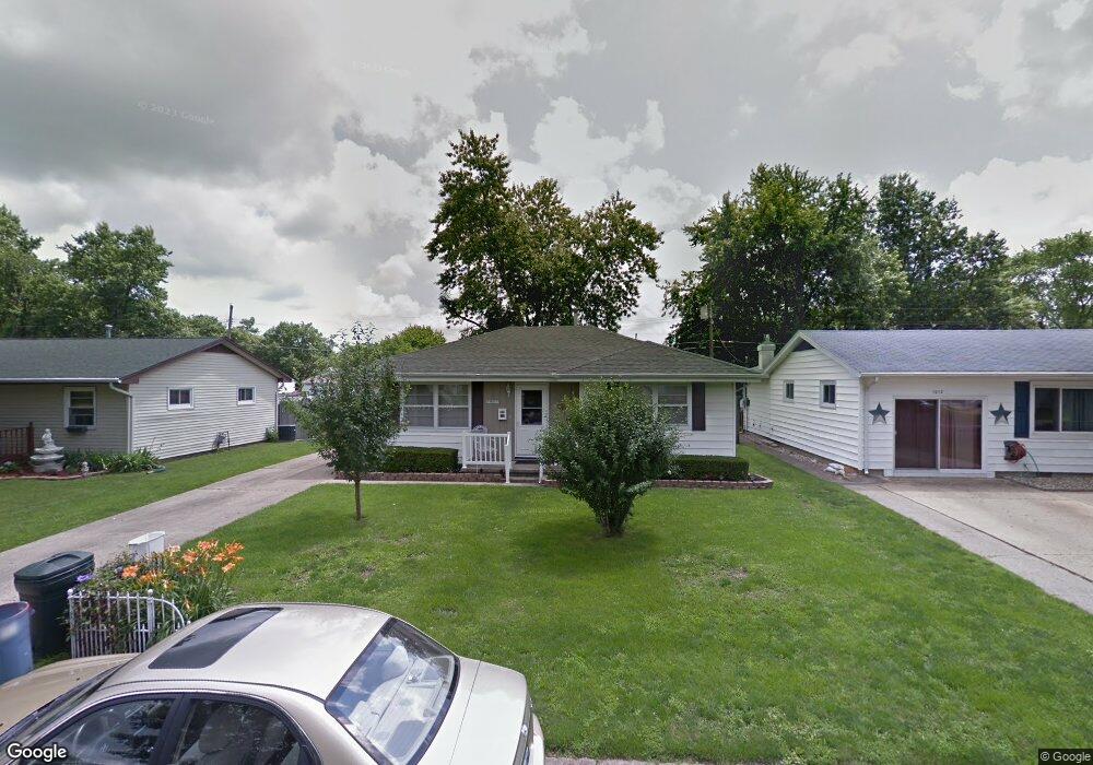1016 N 29th St, Mattoon, IL 61938 - photo 1