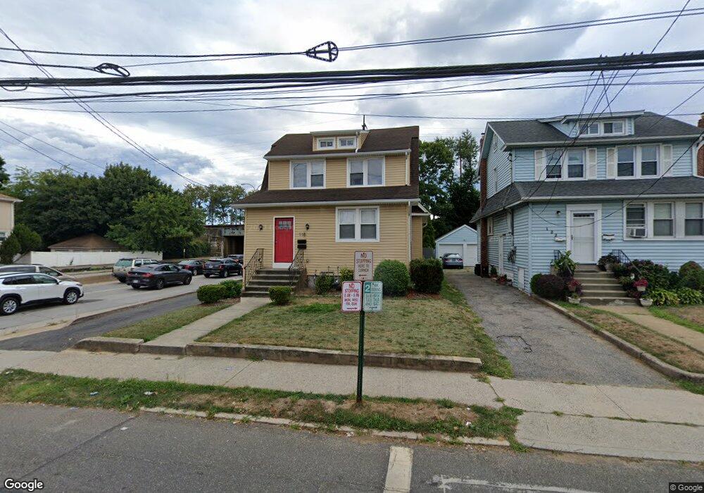 118 Lyon Place unit 1, Lynbrook, NY 11563 - photo 1