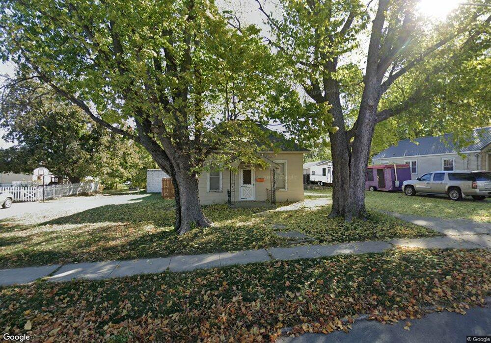202 E 8th St S, Newton, IA 50208 - photo 1