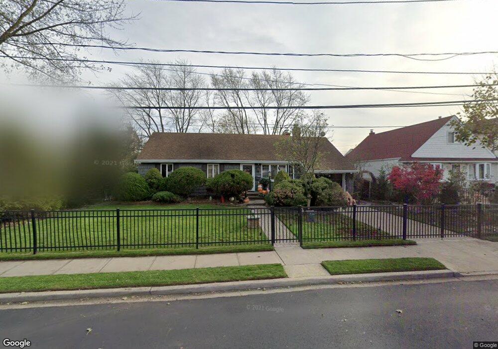 51 E Neptune Ave, Lindenhurst, NY 11757 - photo 1