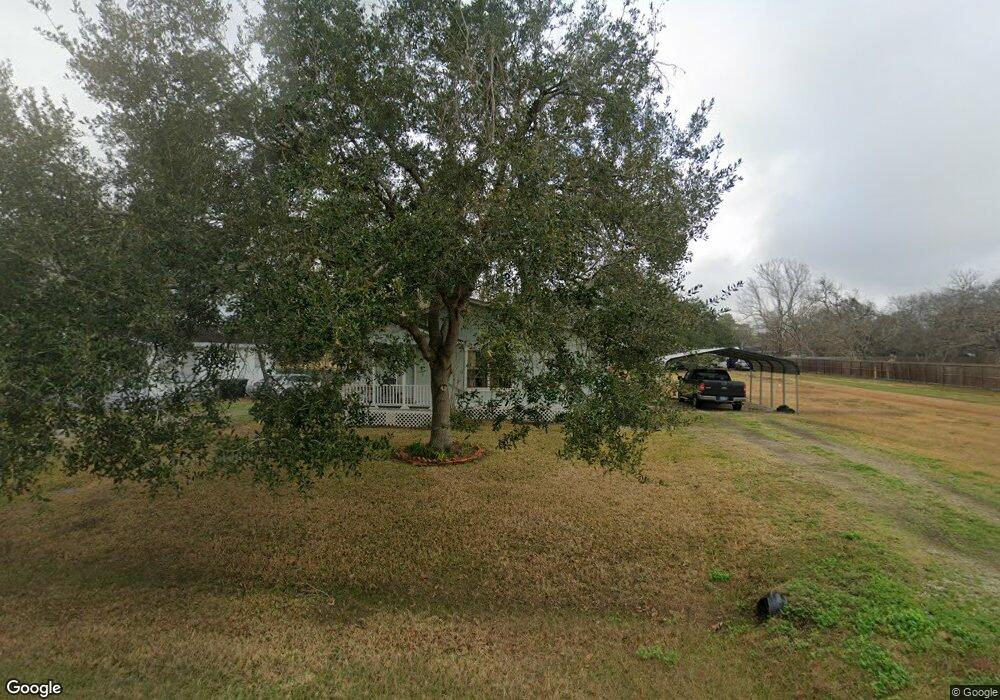 2570 Stadium Dr, Alvin, TX 77511 - photo 1