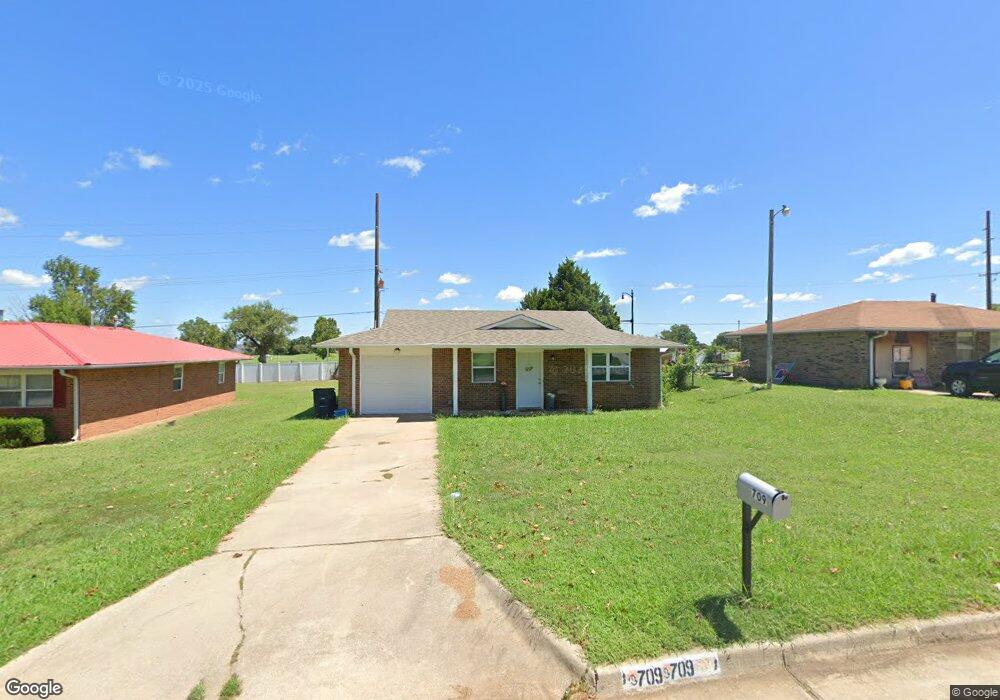 709 Madeline Dr, Shawnee, OK 74801 - photo 1