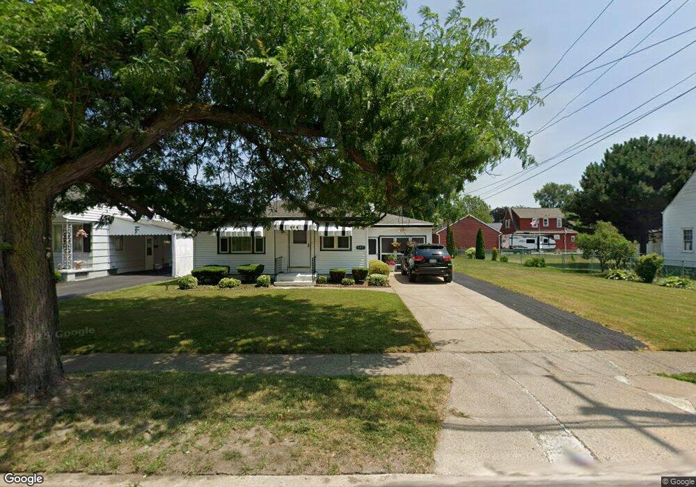 693 Nash Rd, North Tonawanda, NY 14120 - photo 1