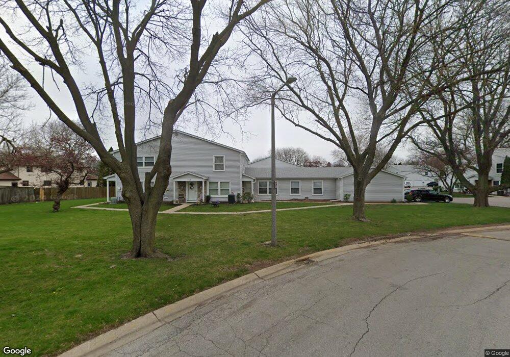 1341 N Glen Cir unit B, Aurora, IL 60506 - photo 1