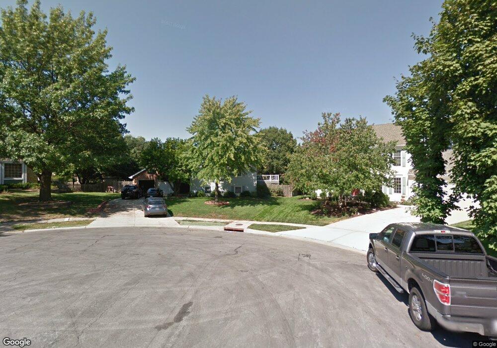 7904 Oakview Dr, Lenexa, KS 66215 - photo 1