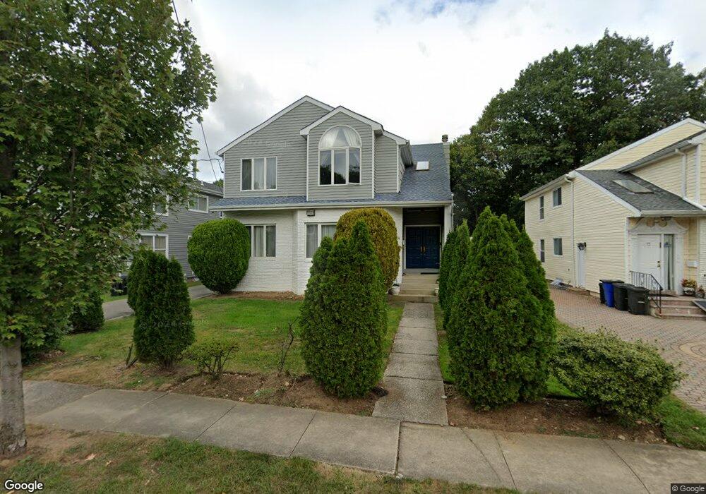 13 North Rd, Great Neck, NY 11024 - photo 1