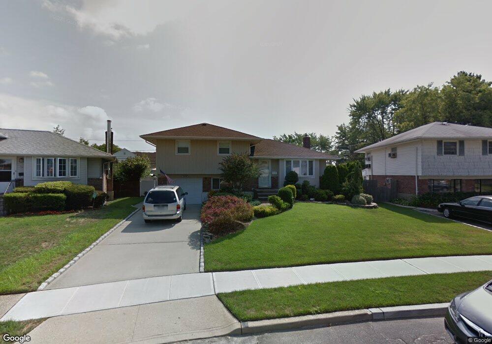 17 Shelly Ln, Bethpage, NY 11714 - photo 1