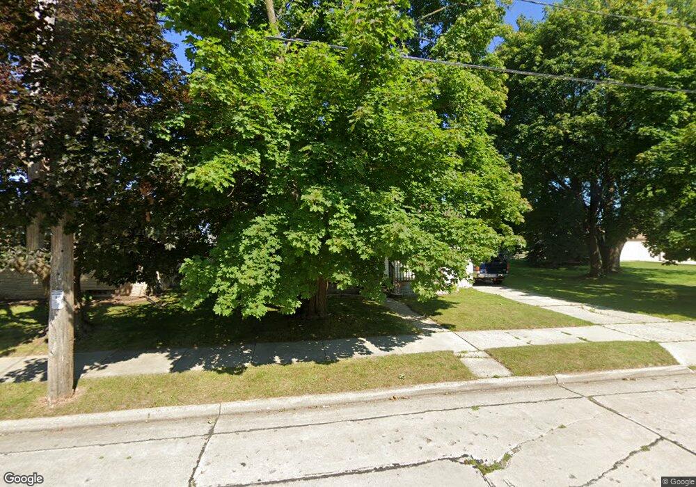 1317 S 32nd St, Manitowoc, WI 54220 - photo 1