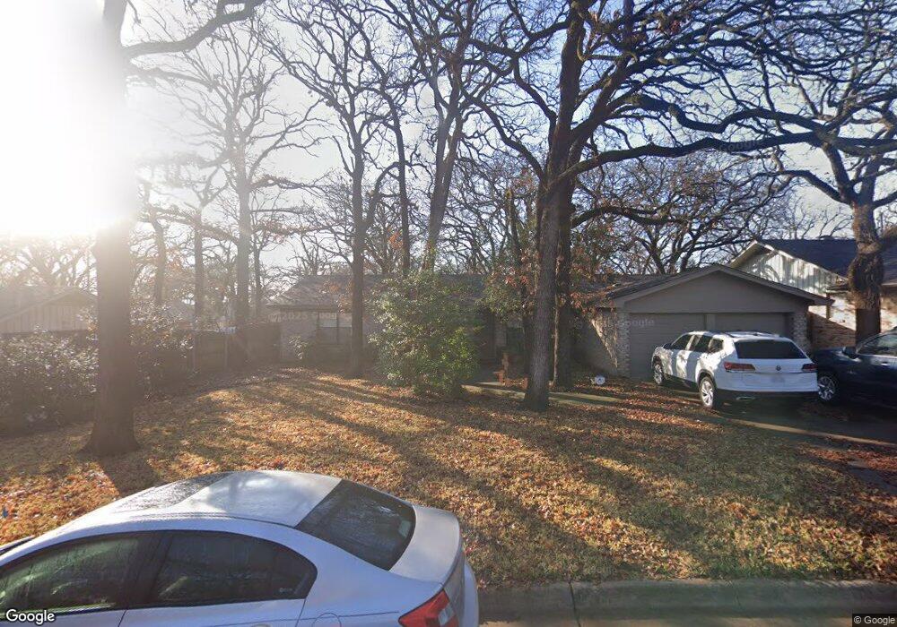 733 W Pleasantview Dr, Hurst, TX 76054 - photo 1