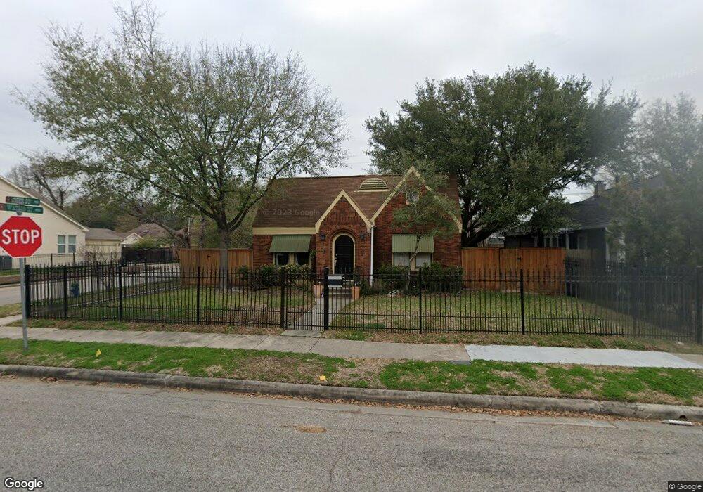 731 Pizer St, Houston, TX 77009 - photo 1
