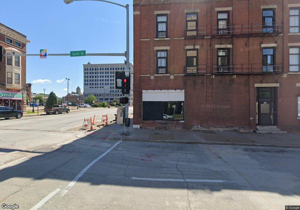 429 431 W 3rd St, Davenport, IA 52801 - photo 1