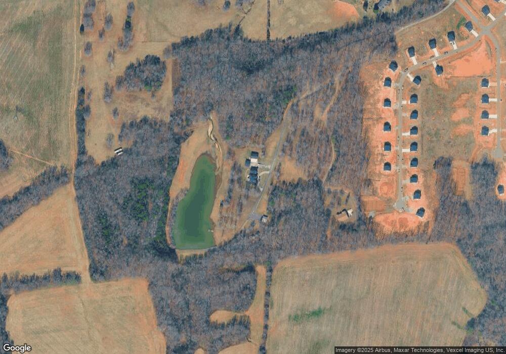 218 Pottery Dr, Statesville, NC 28625 - photo 1