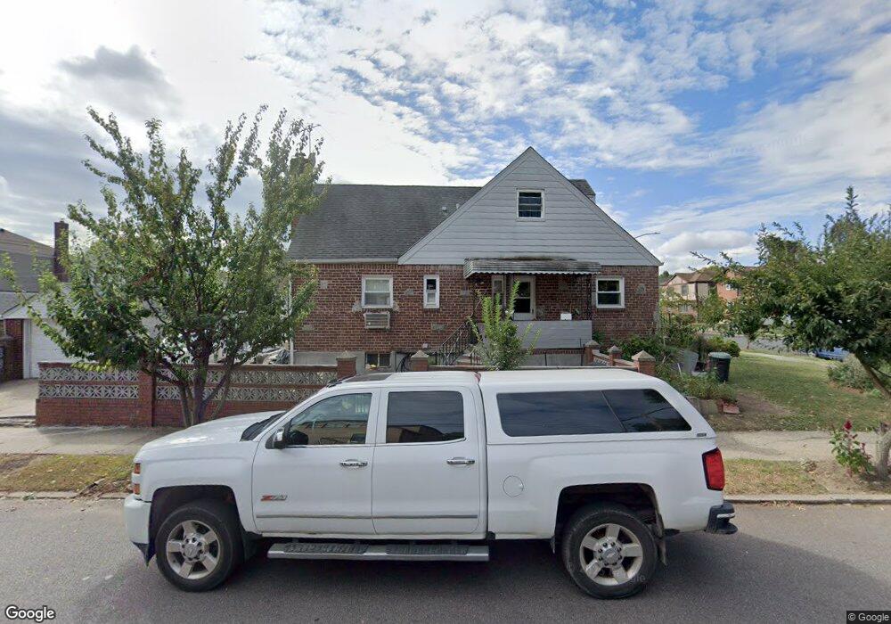 7503 170th St, Fresh Meadows, NY 11366 - photo 1