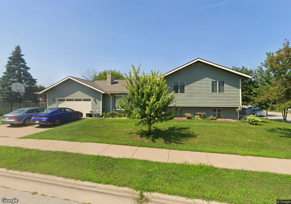 802 S 14th St, La Crescent, MN 55947 - photo 1