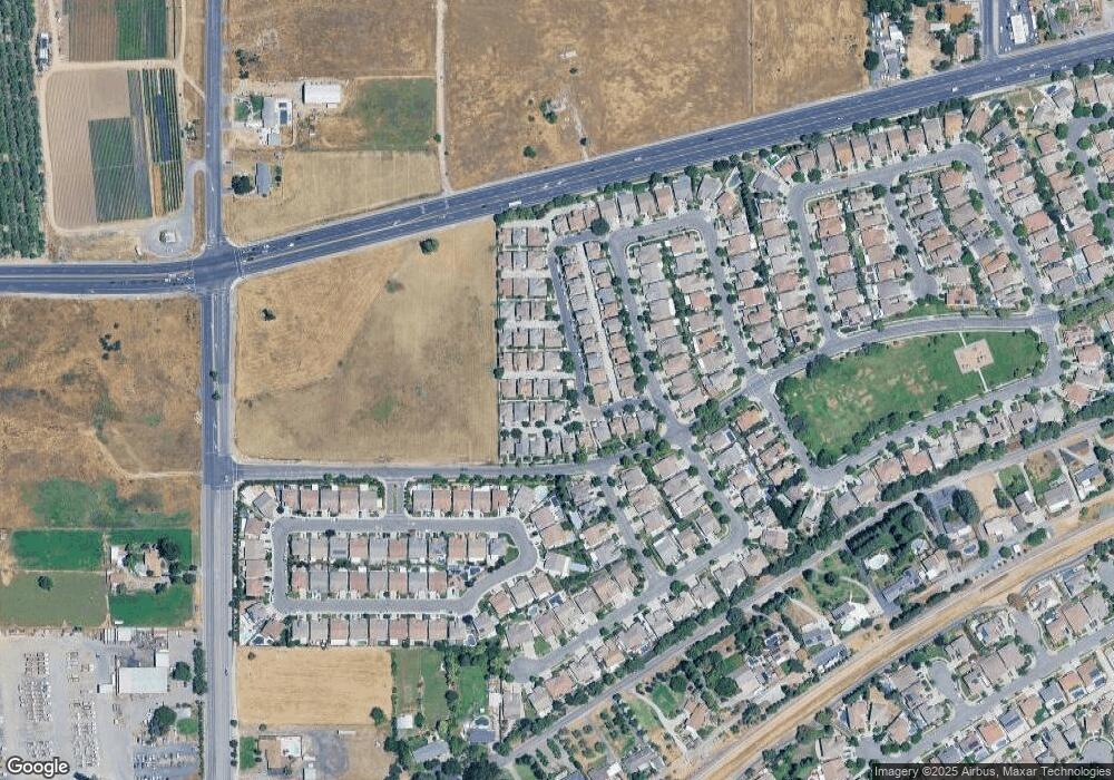 376 Carriage Ln, Oakdale, CA 95361 - photo 1