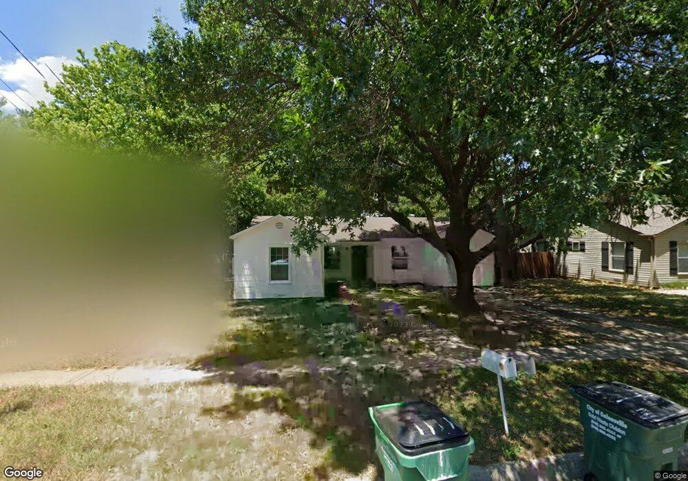 1017 N Howeth St, Gainesville, TX 76240 - photo 1