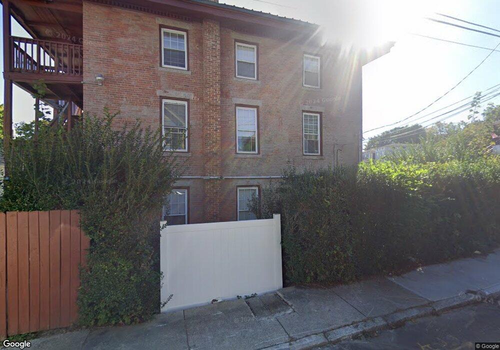 33 Mountain Ave unit 2, New London, CT 06320 - photo 1