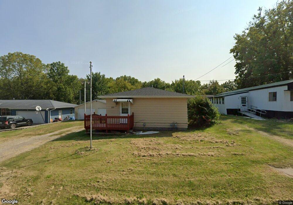 805 Locust St, Columbus Junction, IA 52738 - photo 1