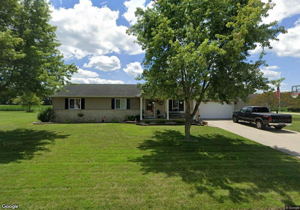 9855 E Bloomfield Hills Dr, Effingham, IL 62401 - photo 1