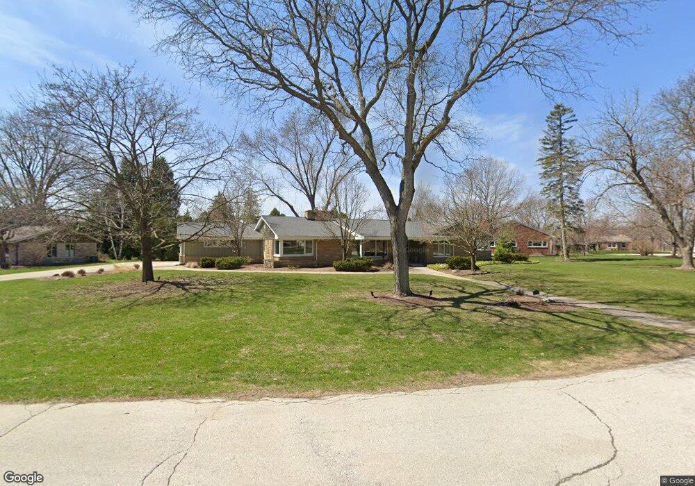 1645 Lindhurst Dr, Elm Grove, WI 53122 - photo 1