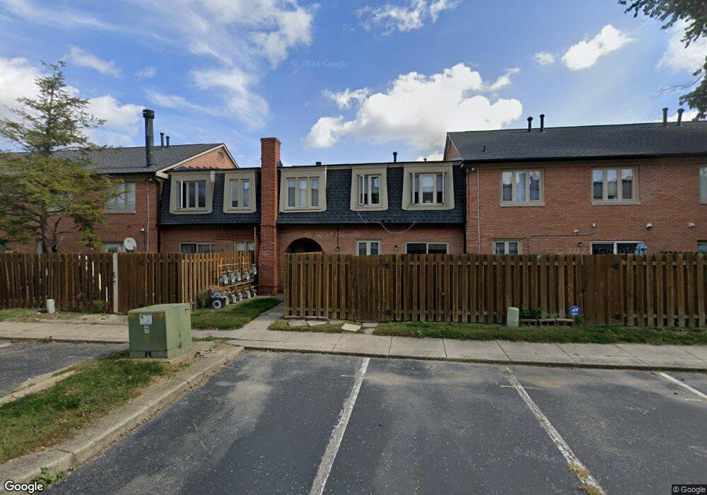 8522 Canterbury Square W unit 1/8522, Indianapolis, IN 46260 - photo 1