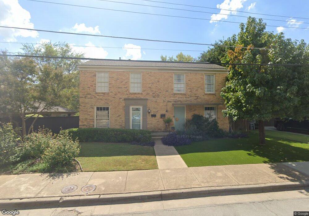 6602 Lake Circle Dr, Dallas, TX 75214 - photo 1