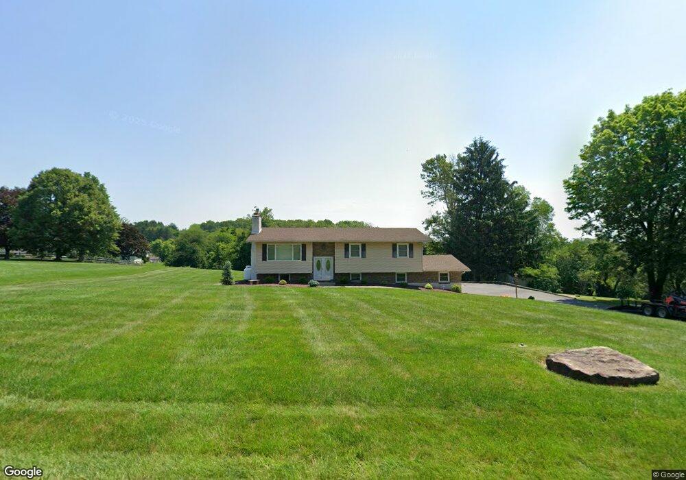 540 E Dannersville Rd, Bath, PA 18014 - photo 1