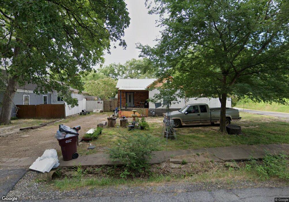 919 S 6th St, Bonham, TX 75418 - photo 1