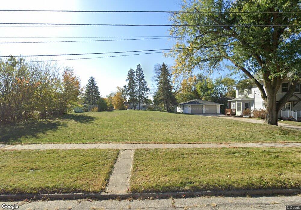 615 S 4th Ave E, Newton, IA 50208 - photo 1