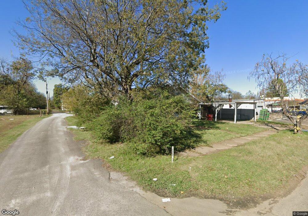 109 N E St, Hugo, OK 74743 - photo 1