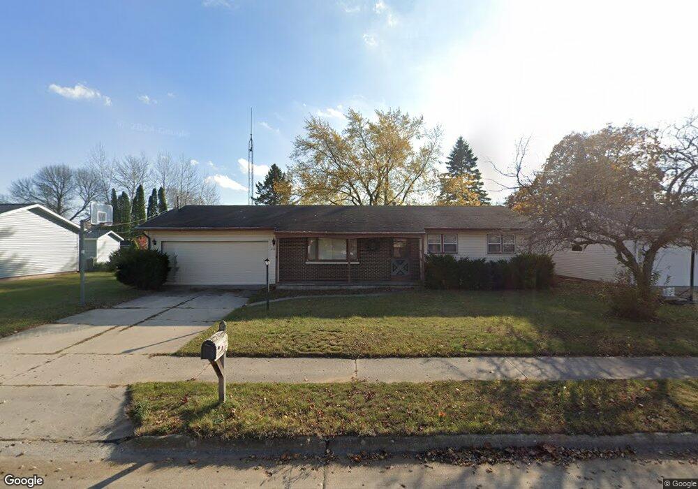 2729 43rd St, Two Rivers, WI 54241 - photo 1