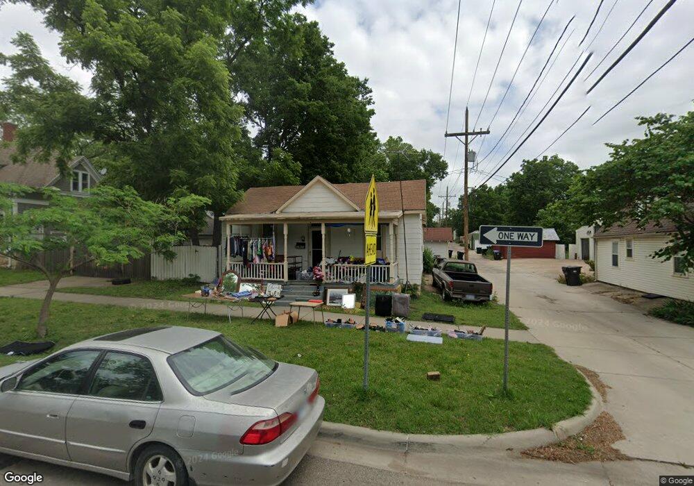 912 SW 4th St, Topeka, KS 66606 - photo 1