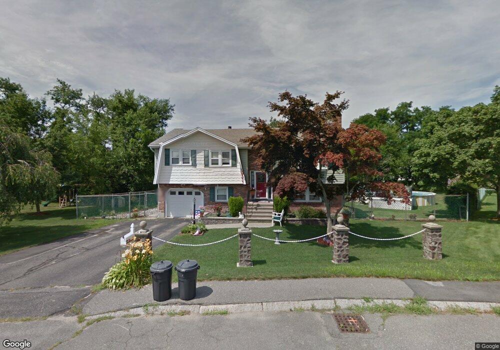 7 Brae Cir, Woburn, MA 01801 - photo 1