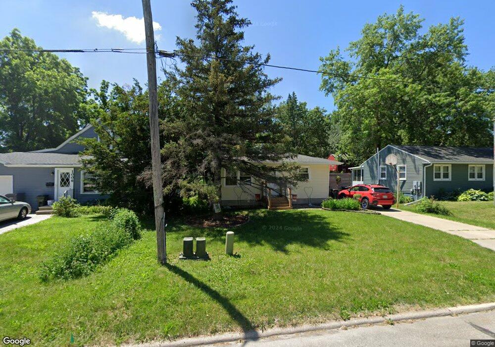 1010 W 13th St, Cedar Falls, IA 50613 - photo 1