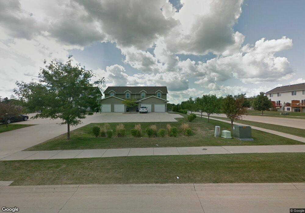 3090 Samuel Ct SW unit B, Cedar Rapids, IA 52404 - photo 1