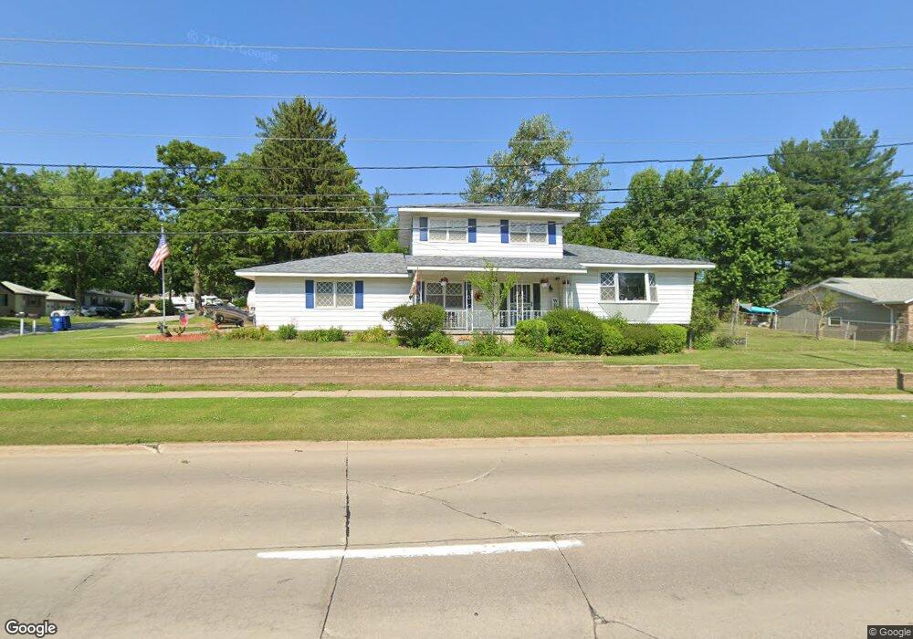 4810 N Division St, Davenport, IA 52806 - photo 1