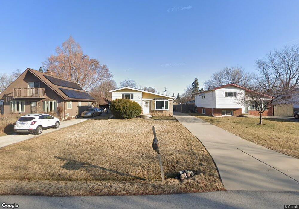 918 E Crockett Ave, Addison, IL 60101 - photo 1