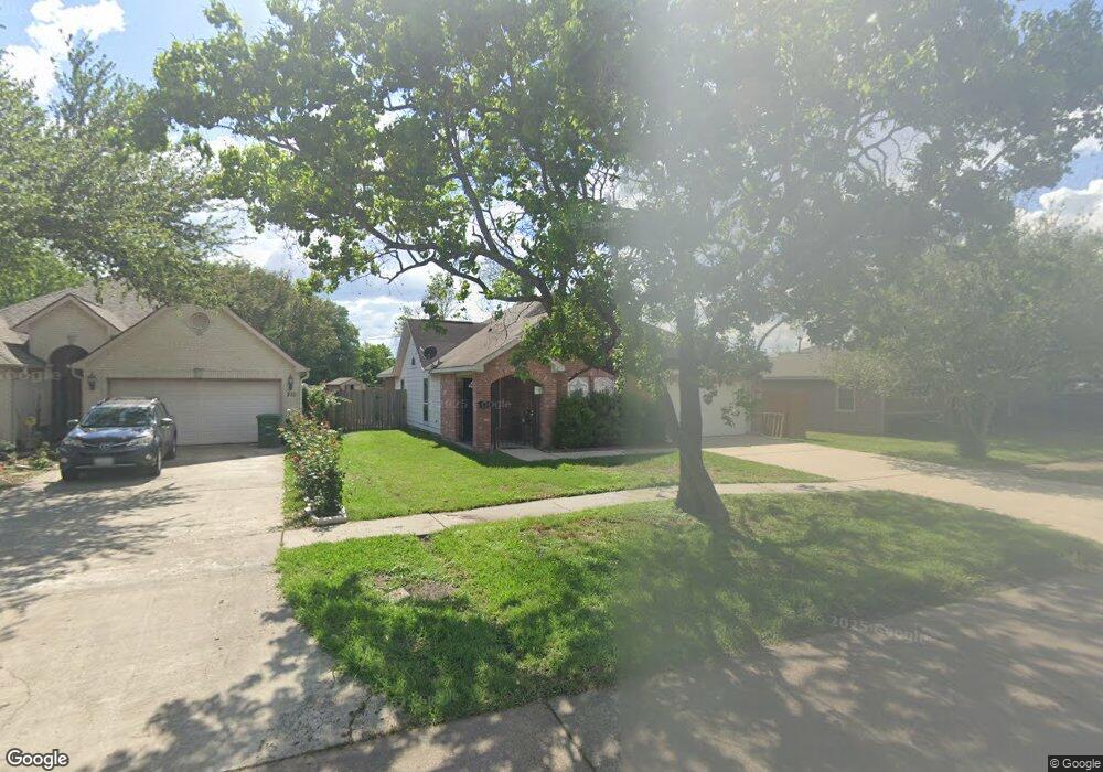 206 Lena Dr, Houston, TX 77022 - photo 1