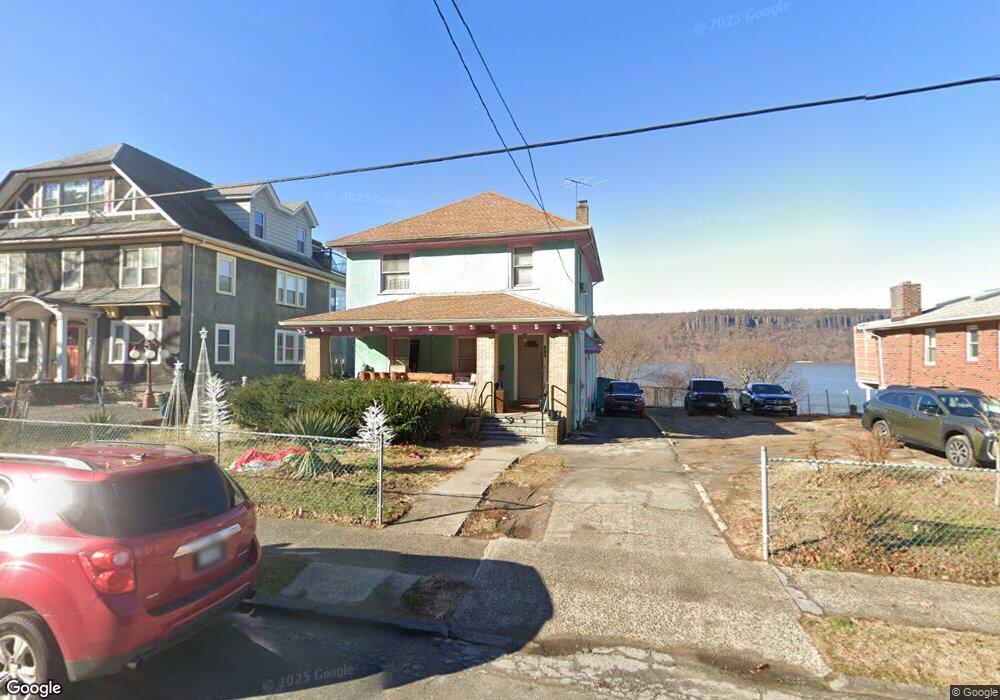 669 Warburton Ave, Yonkers, NY 10701 - photo 1