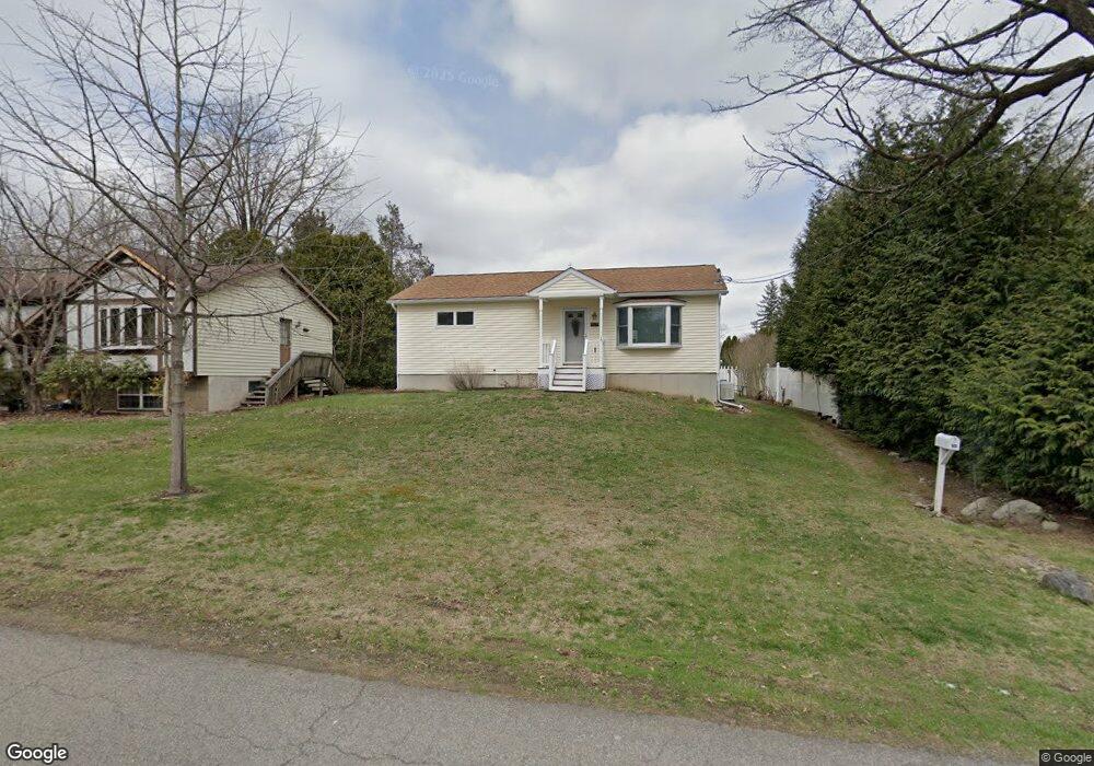 204 E Catherine St, Milford, PA 18337 - photo 1