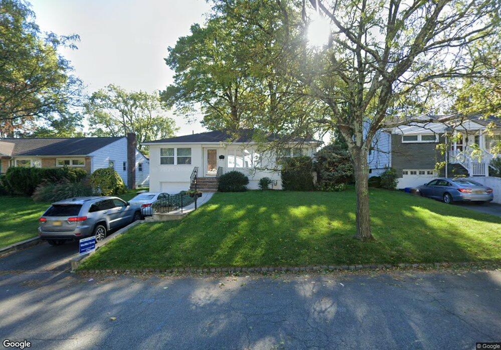 10 Evergreen Terrace, Millburn, NJ 07041 - photo 1