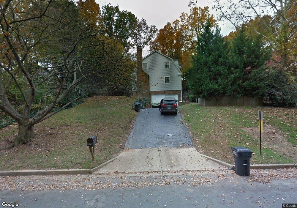 7747 Bridle Path Ln, McLean, VA 22102 - photo 1